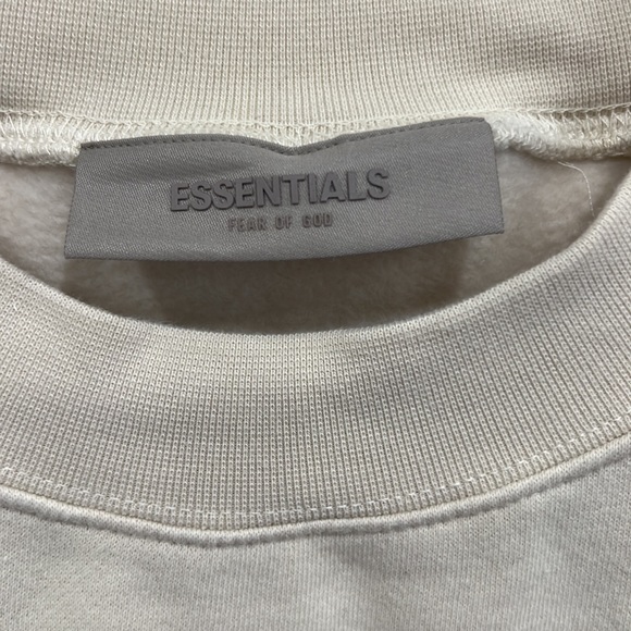 Essentials sweater size Medium - Picture 3 of 6